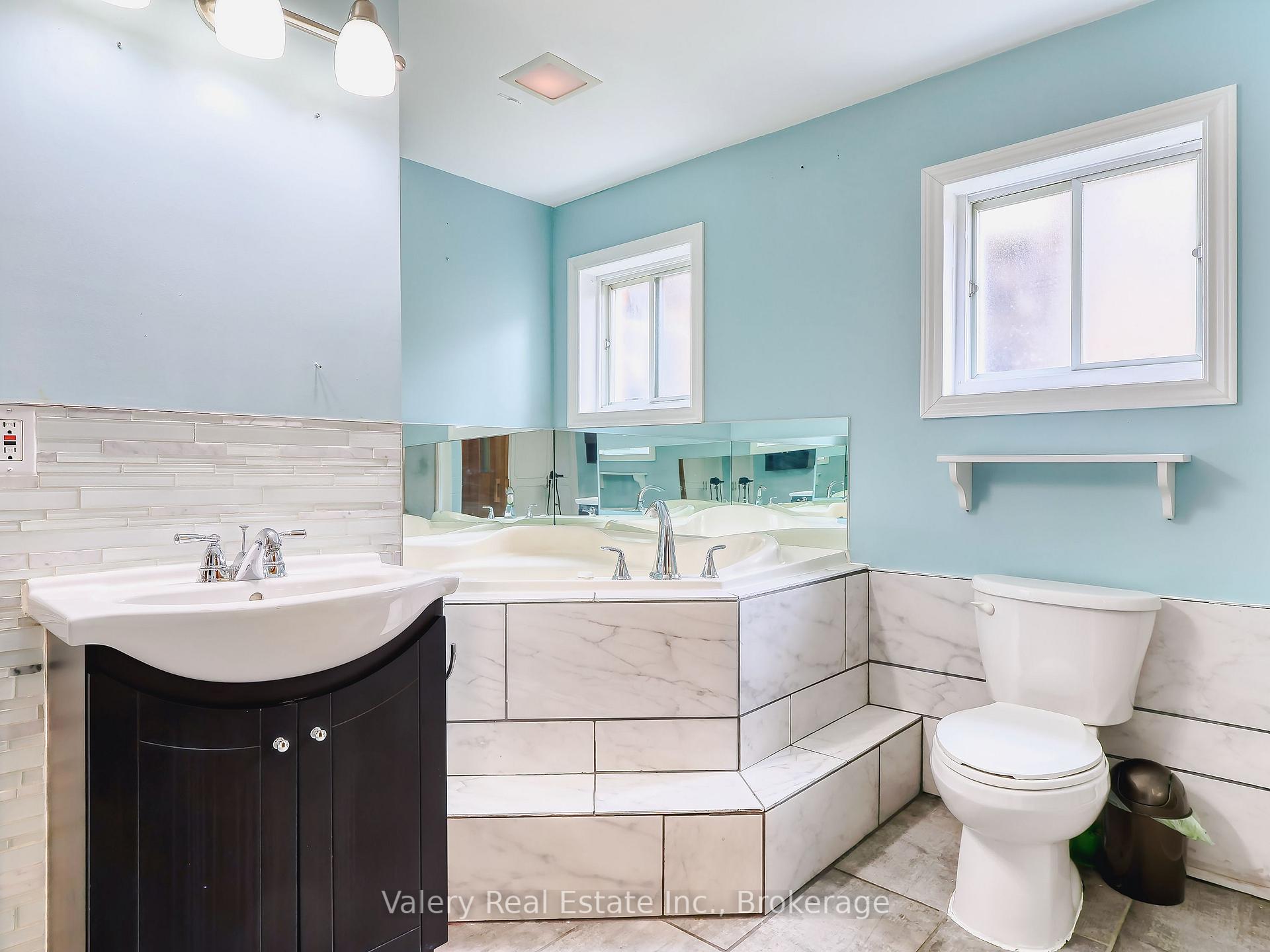 Photo 27 of 36 Rochelle Drive, St. Catharines, Bunting/Linwell — HOMEH