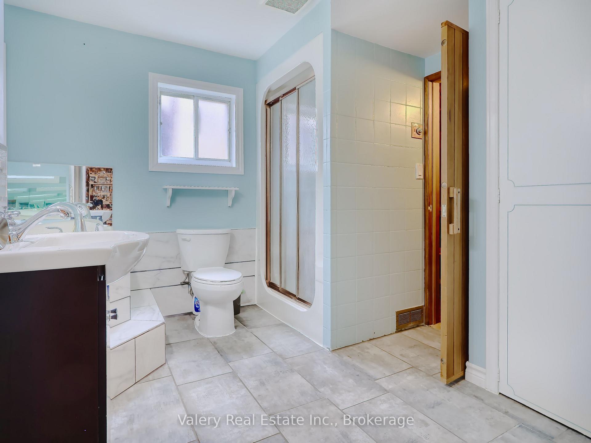 Photo 28 of 36 Rochelle Drive, St. Catharines, Bunting/Linwell — HOMEH