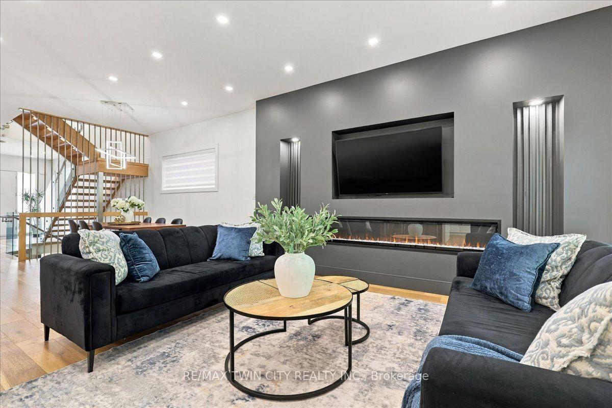 Photo 17 of 320 Otterbein Road, Kitchener, Grand River North — HOMEH