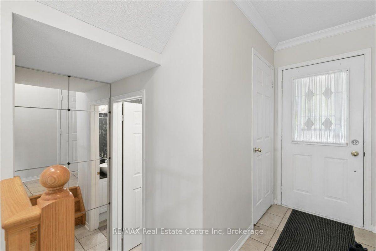 Photo 7 of 2524 Logan Avenue, Oakville, River Oaks — HOMEH