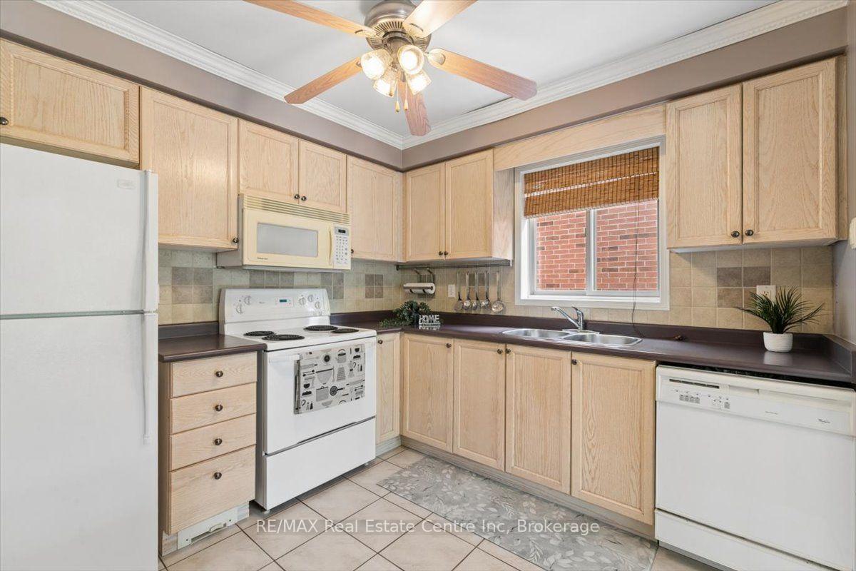 Photo 14 of 2524 Logan Avenue, Oakville, River Oaks — HOMEH