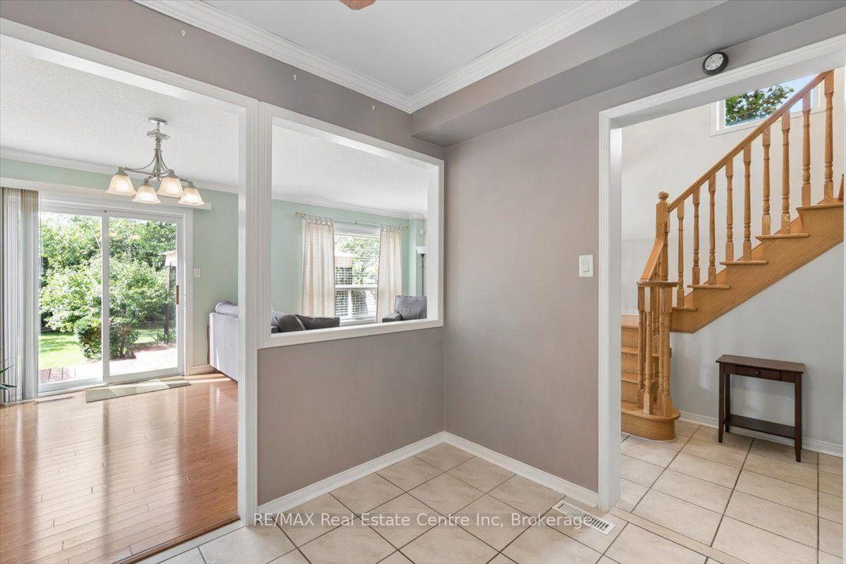 Photo 16 of 2524 Logan Avenue, Oakville, River Oaks — HOMEH