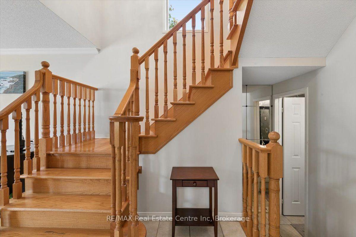 Photo 18 of 2524 Logan Avenue, Oakville, River Oaks — HOMEH