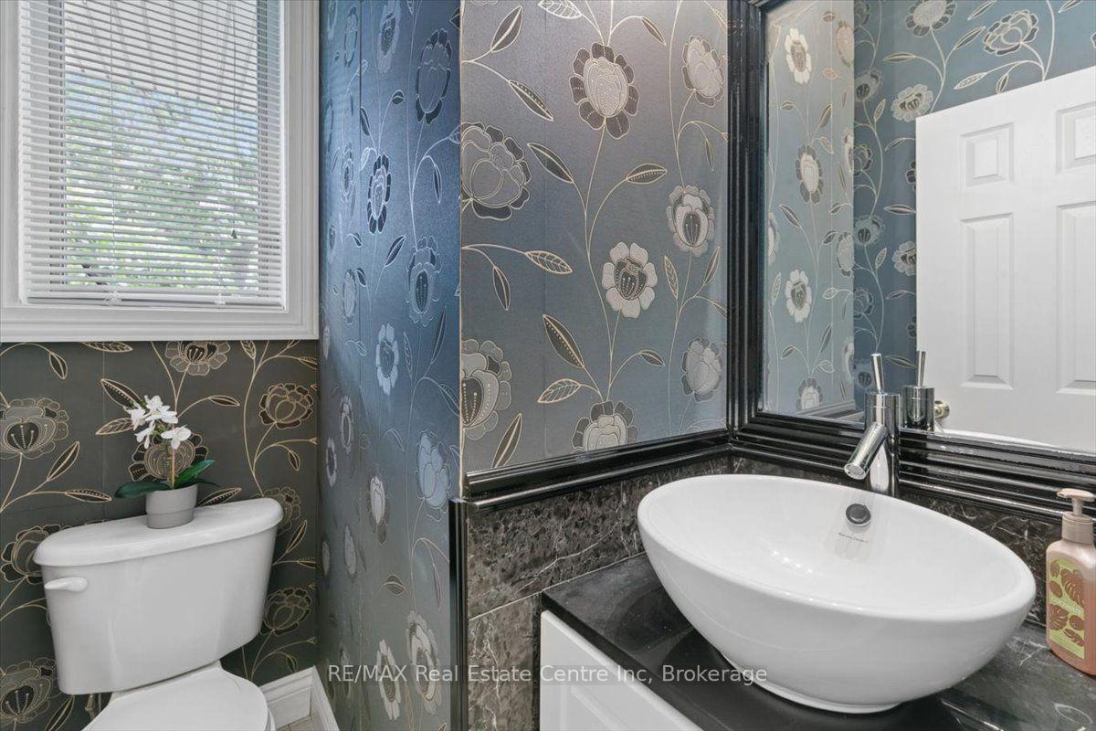 Photo 20 of 2524 Logan Avenue, Oakville, River Oaks — HOMEH