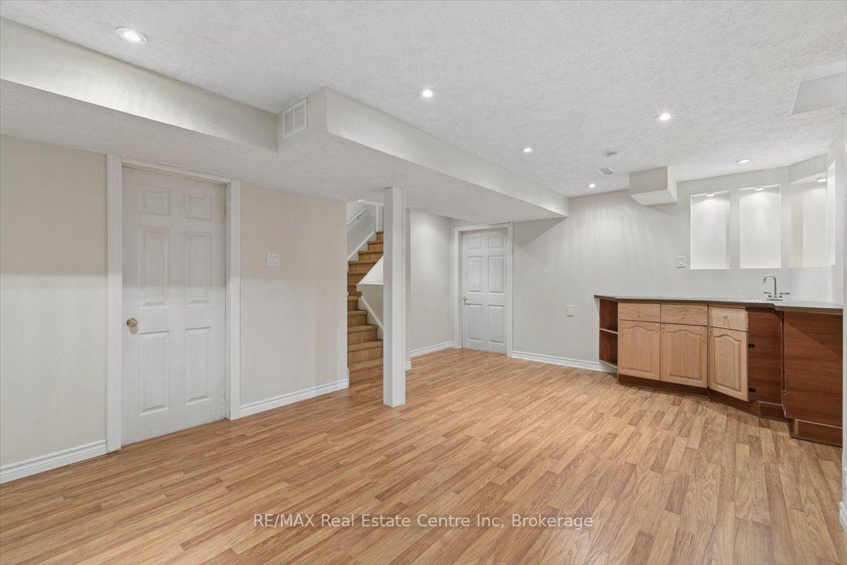 Photo 35 of 2524 Logan Avenue, Oakville, River Oaks — HOMEH