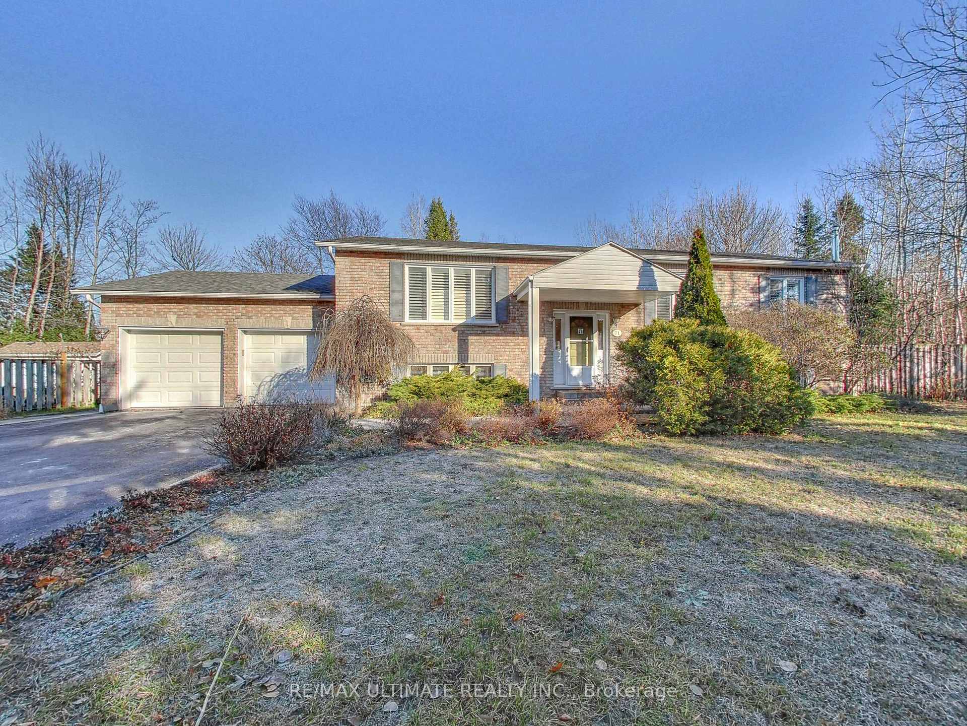 Photo 2 of 71 61st Street S, Wasaga Beach — HOMEH