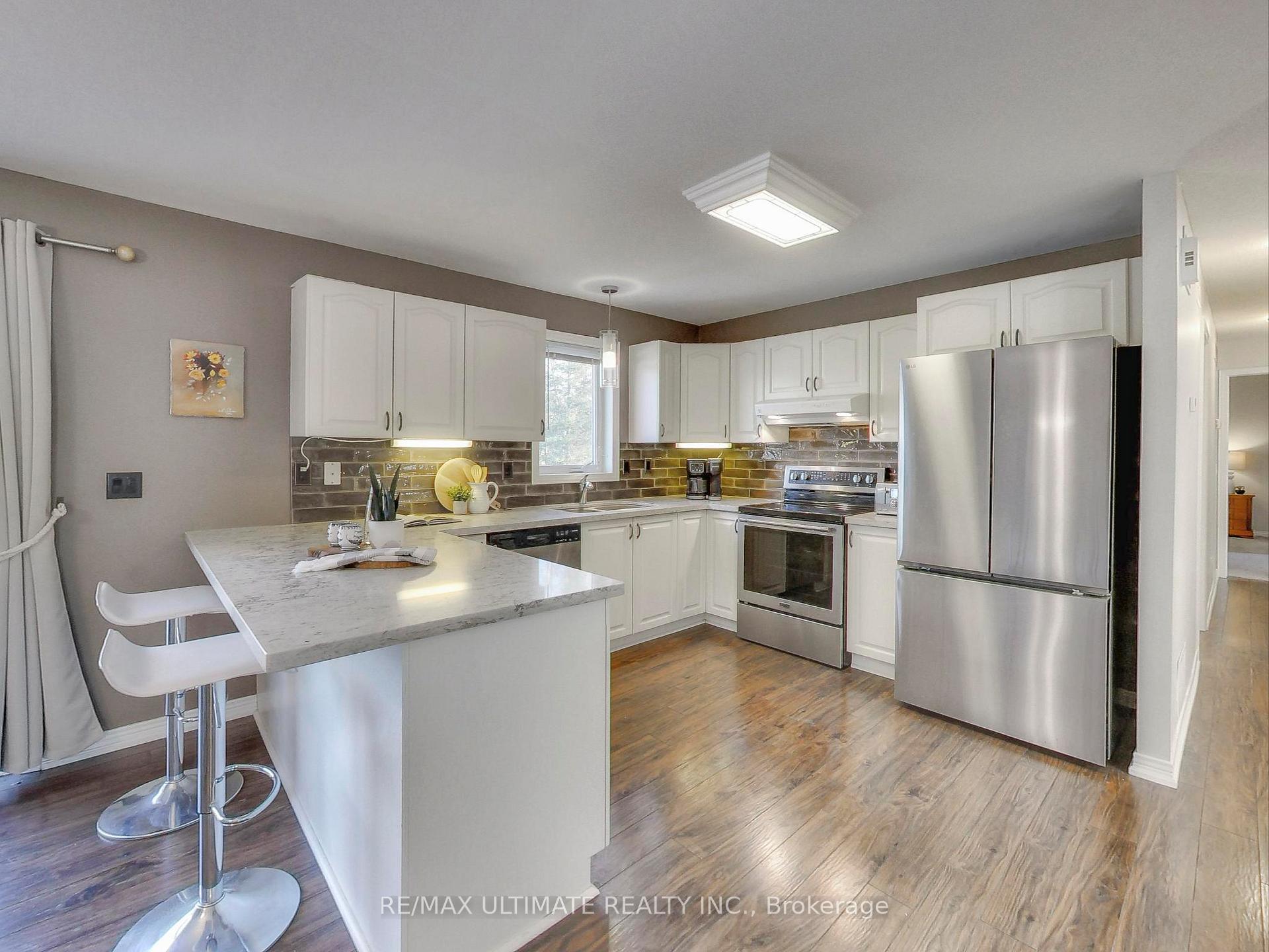 Photo 9 of 71 61st Street S, Wasaga Beach — HOMEH