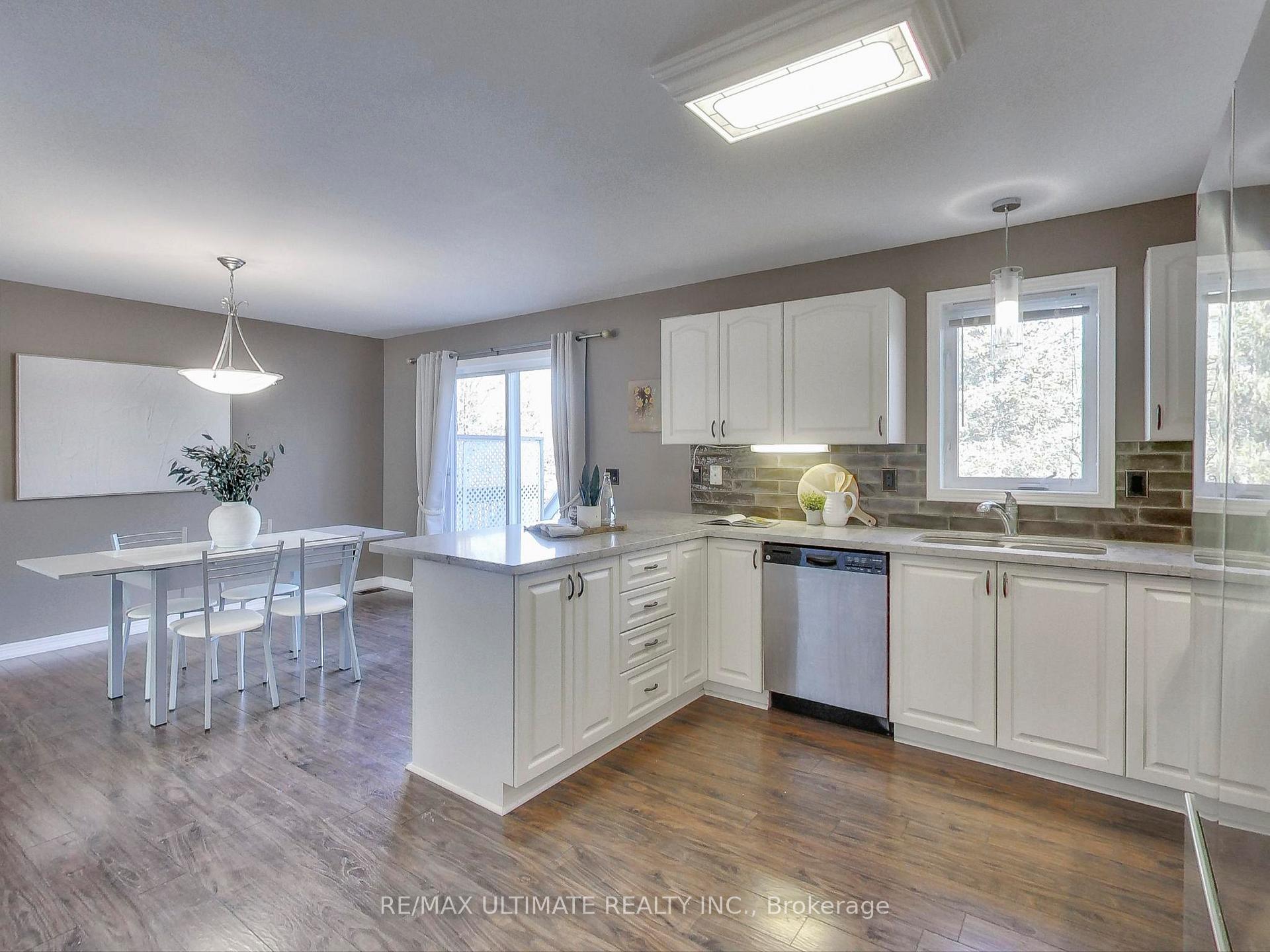 Photo 10 of 71 61st Street S, Wasaga Beach — HOMEH