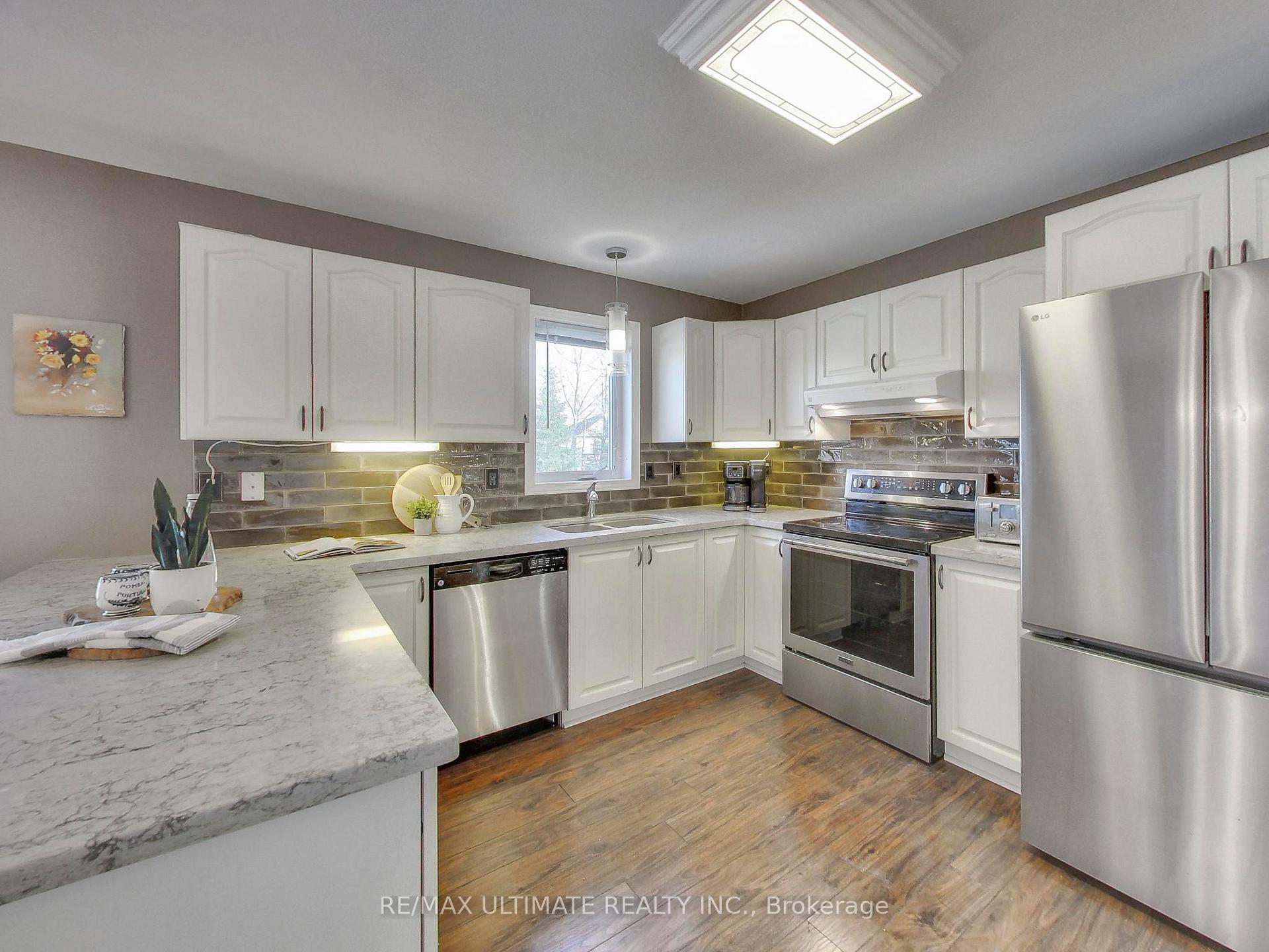 Photo 11 of 71 61st Street S, Wasaga Beach — HOMEH
