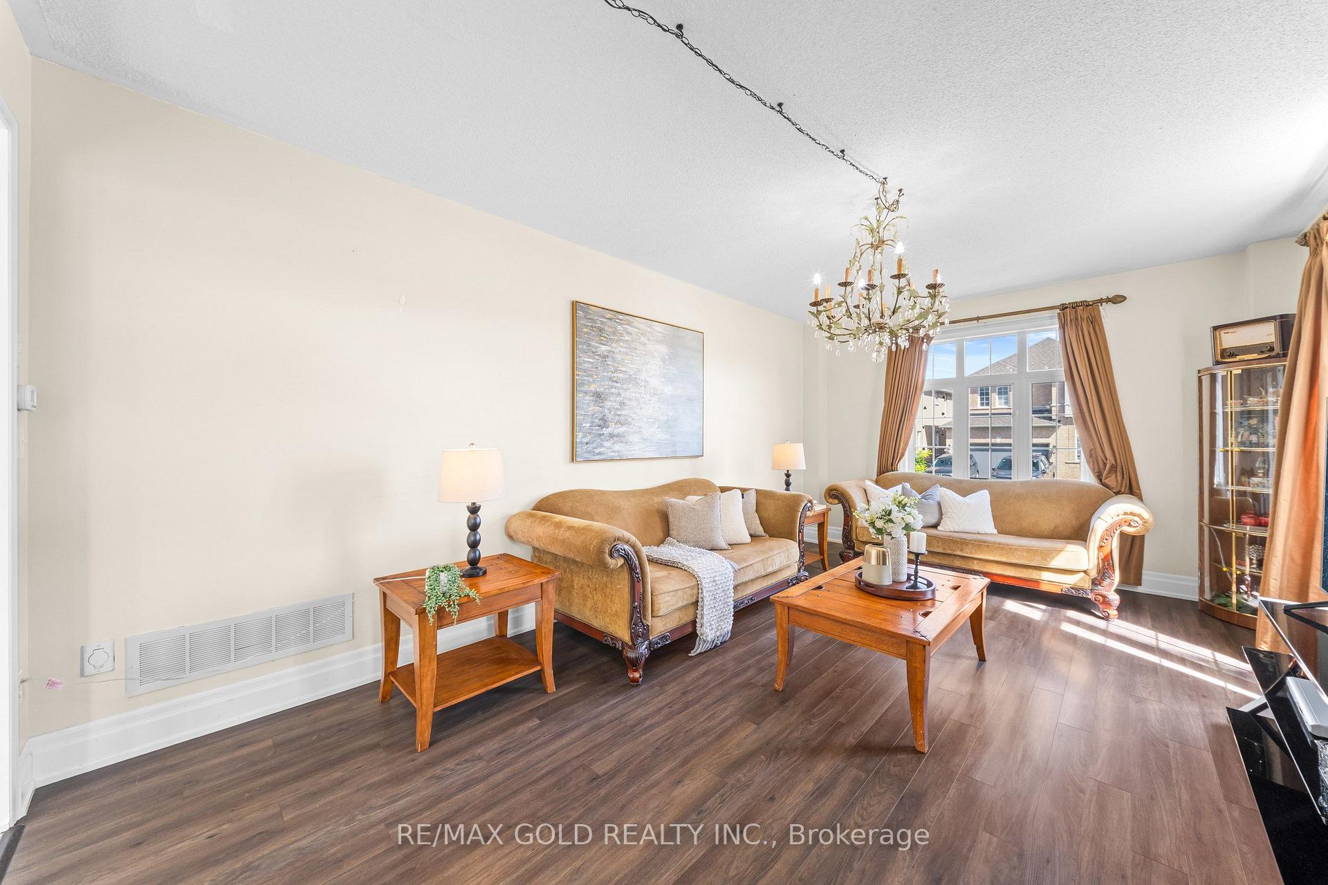 Photo 13 of 261 Mountainash Road, Brampton, Sandringham-Wellington — HOMEH