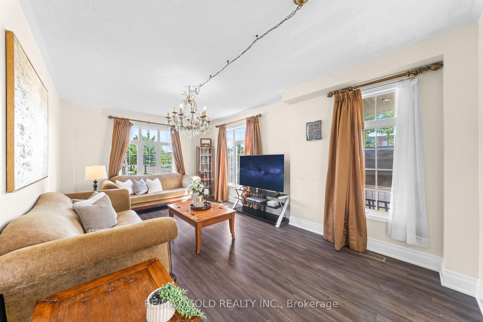 Photo 14 of 261 Mountainash Road, Brampton, Sandringham-Wellington — HOMEH