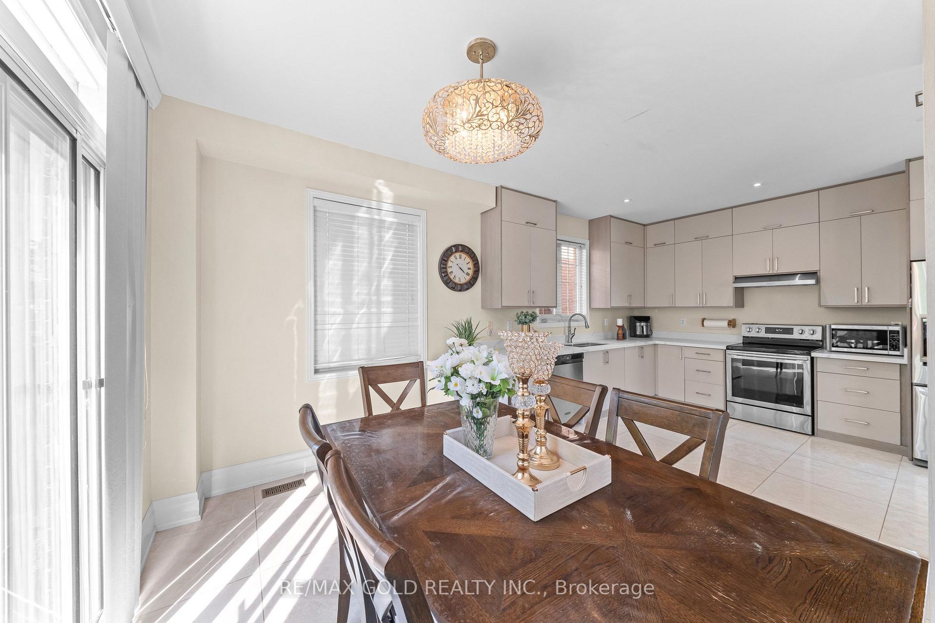 Photo 20 of 261 Mountainash Road, Brampton, Sandringham-Wellington — HOMEH