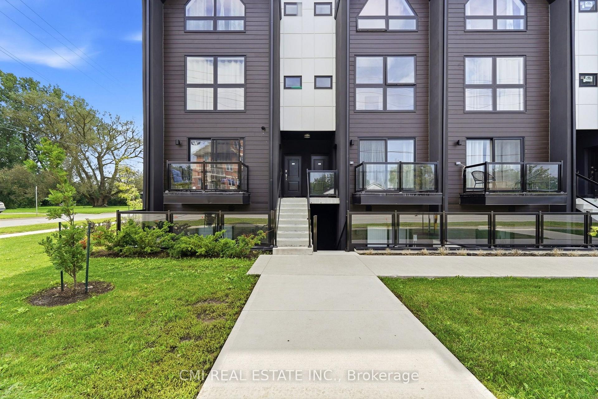 Photo 3 of Unit 302, 7277 Wilson Crescent, Niagara Falls, Oldfield — HOMEH