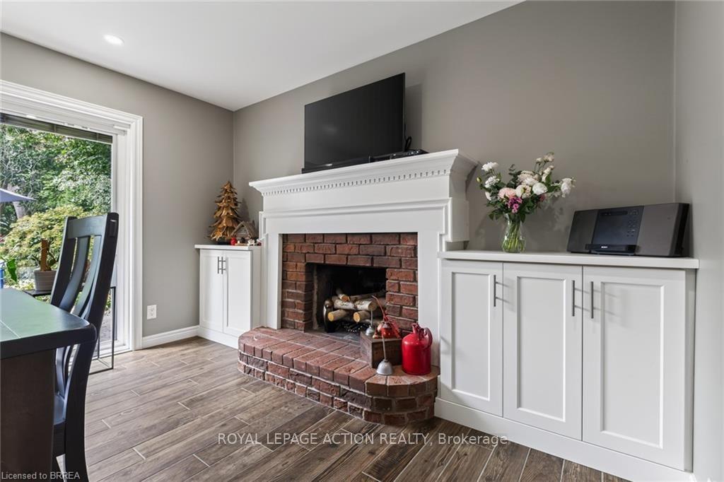 Photo 11 of 42 Robinson Avenue, Brantford, Echo Place — HOMEH