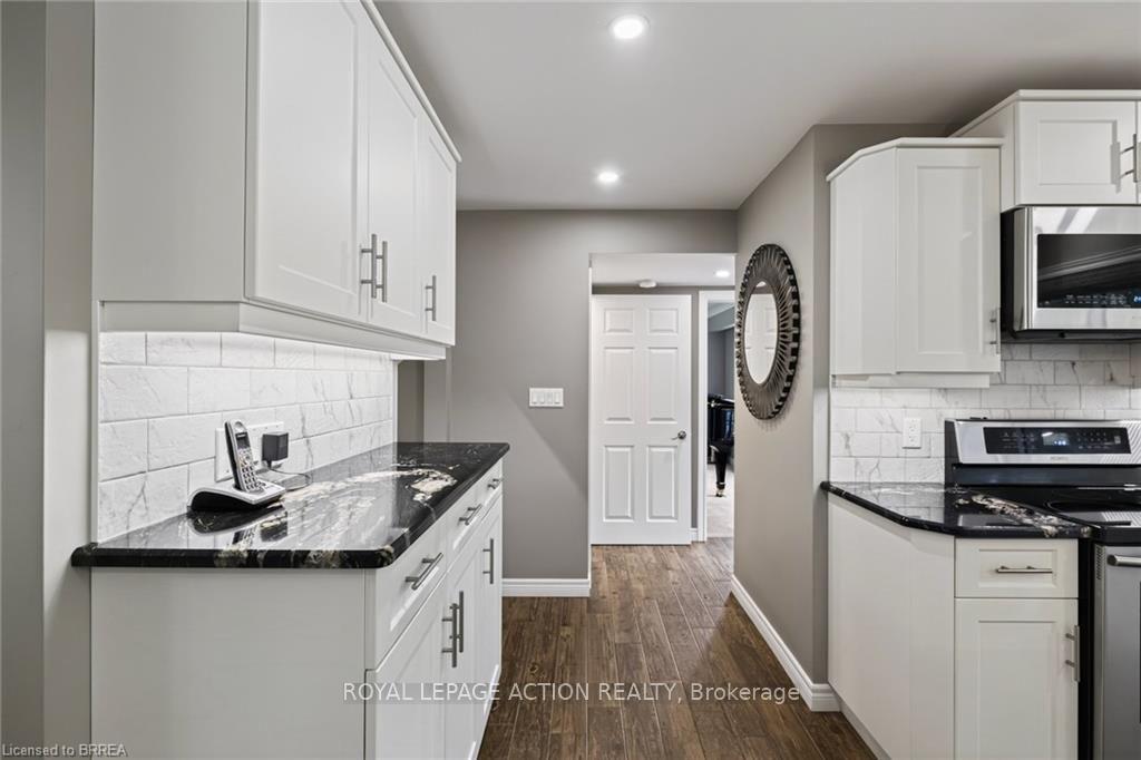 Photo 13 of 42 Robinson Avenue, Brantford, Echo Place — HOMEH