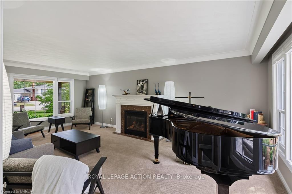 Photo 14 of 42 Robinson Avenue, Brantford, Echo Place — HOMEH