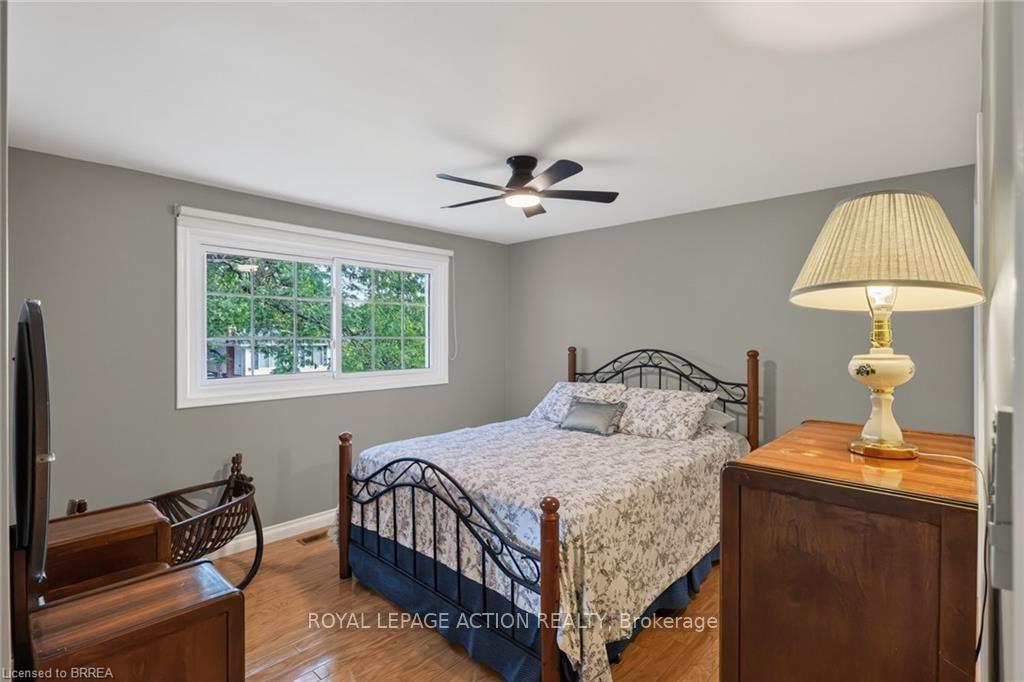 Photo 18 of 42 Robinson Avenue, Brantford, Echo Place — HOMEH