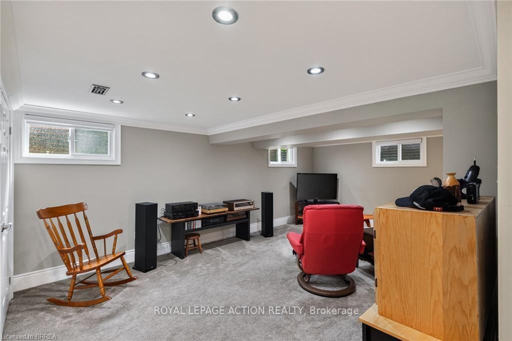 Photo 26 of 42 Robinson Avenue, Brantford, Echo Place — HOMEH