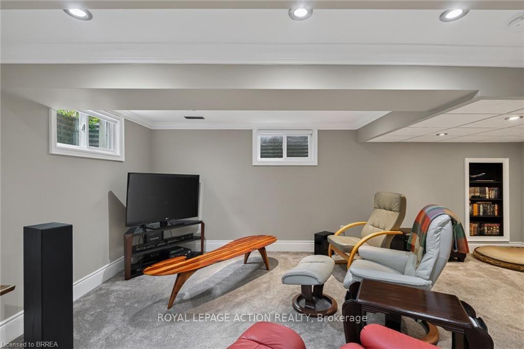 Photo 28 of 42 Robinson Avenue, Brantford, Echo Place — HOMEH