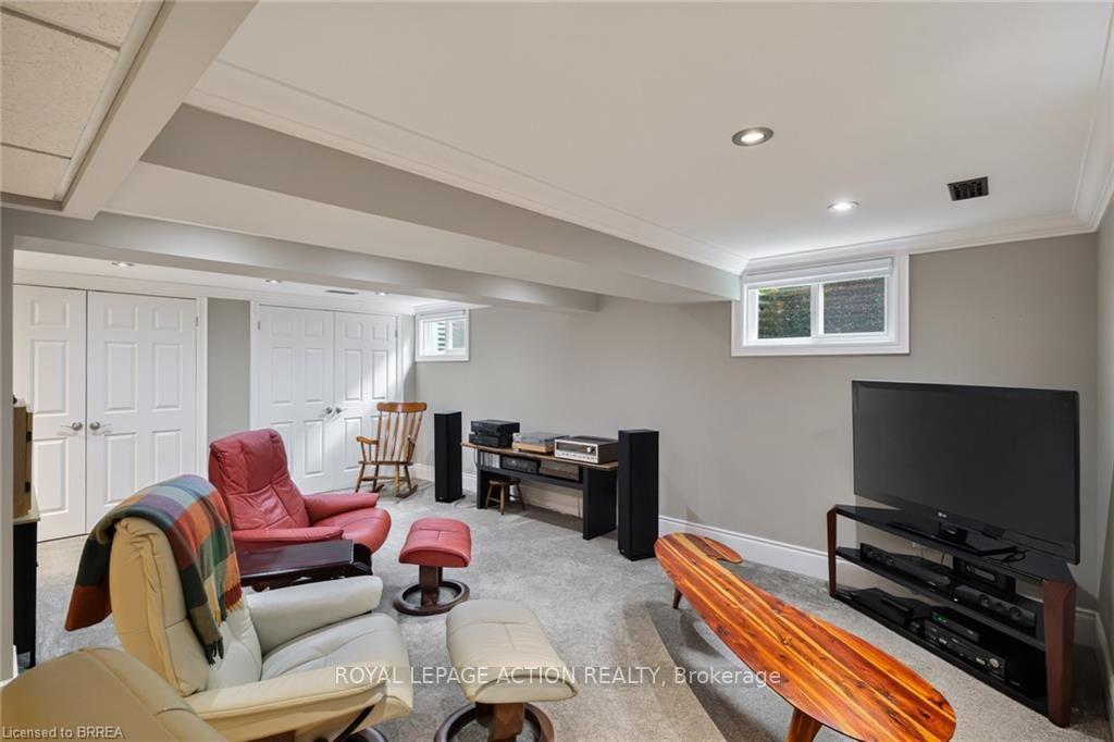 Photo 30 of 42 Robinson Avenue, Brantford, Echo Place — HOMEH