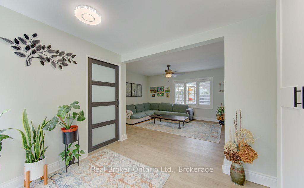 Photo 5 of 17 Amelia Street, Brant, Paris — HOMEH