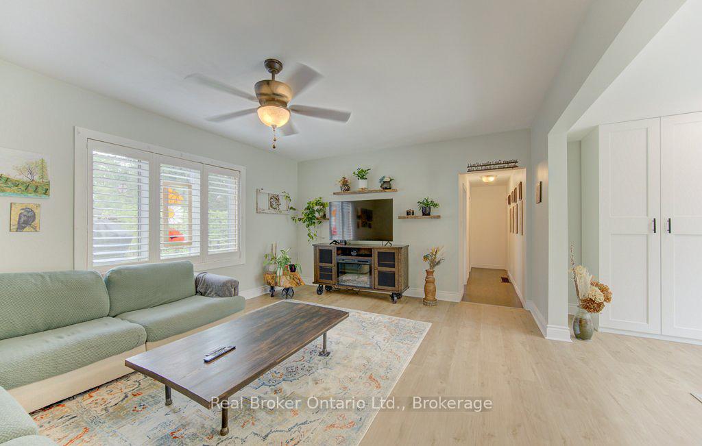 Photo 8 of 17 Amelia Street, Brant, Paris — HOMEH