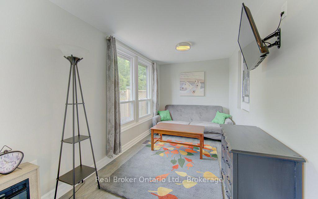 Photo 38 of 17 Amelia Street, Brant, Paris — HOMEH