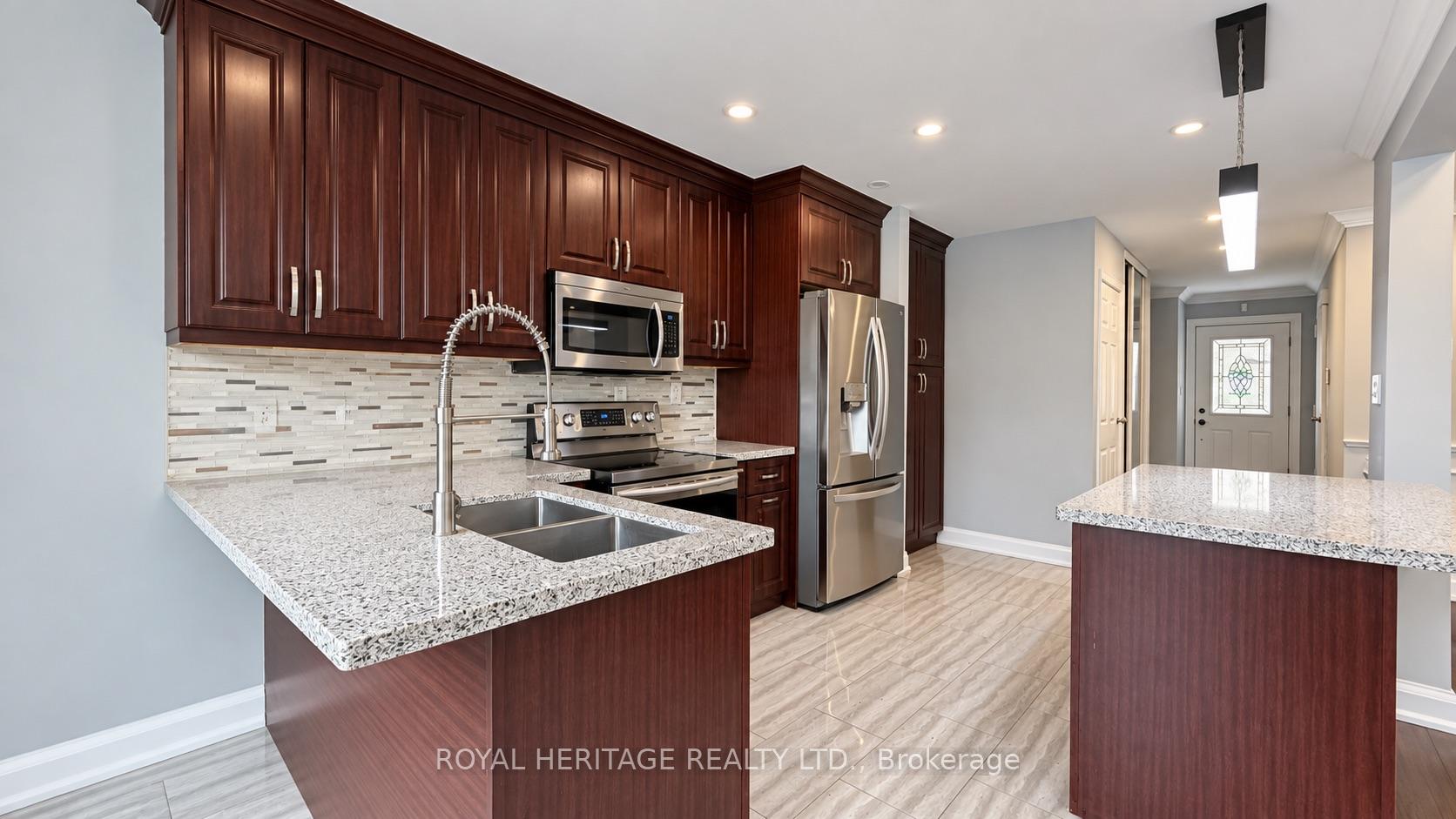 Photo 14 of 531 Dorchester Drive, Oshawa, Vanier — HOMEH