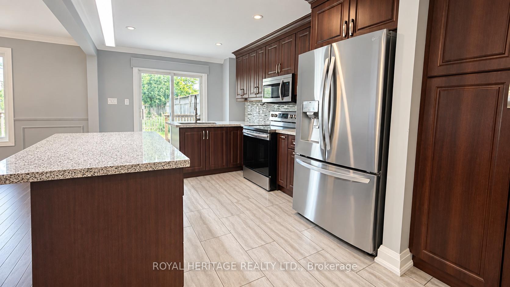 Photo 16 of 531 Dorchester Drive, Oshawa, Vanier — HOMEH