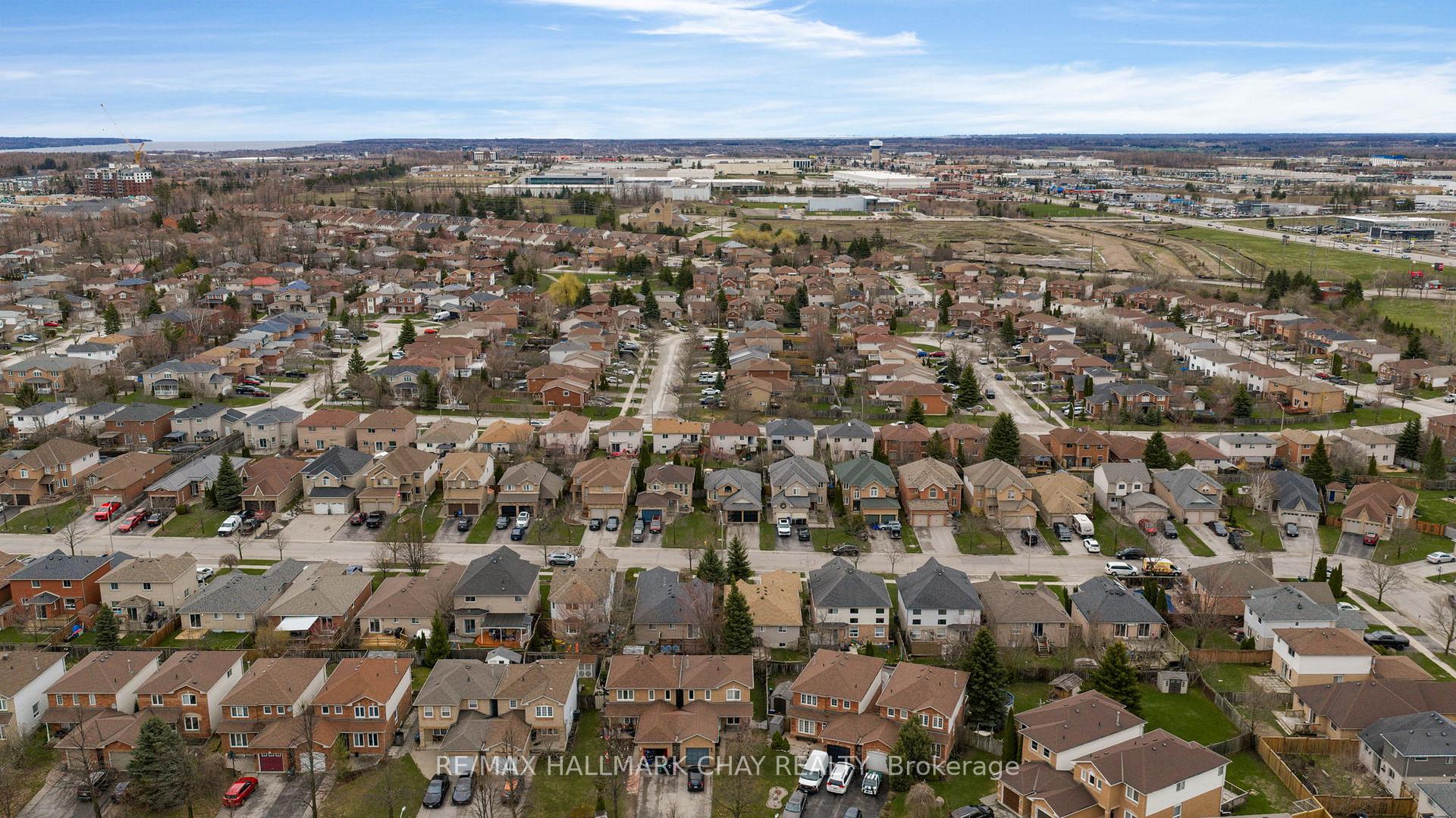 Photo 22 of 222 Wessenger Drive, Barrie, Holly — HOMEH