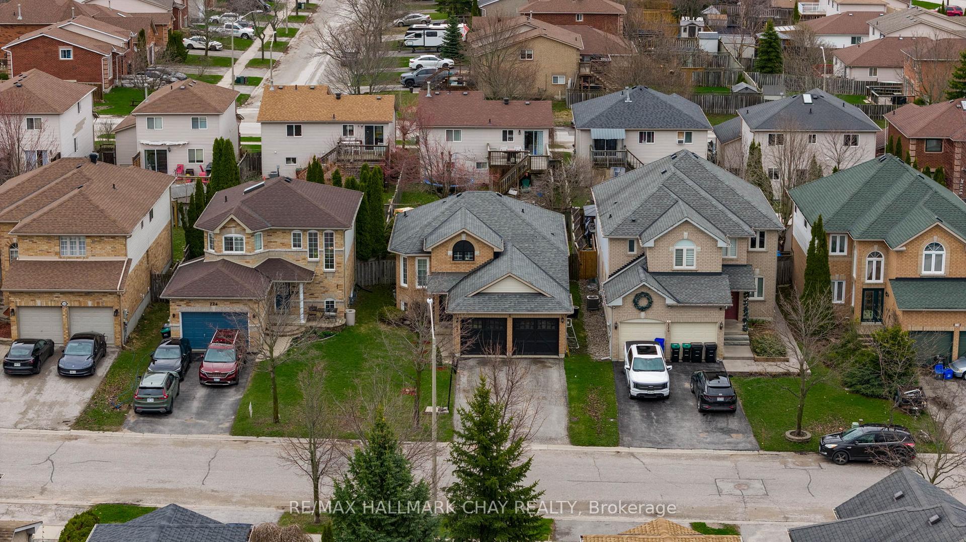 Photo 23 of 222 Wessenger Drive, Barrie, Holly — HOMEH