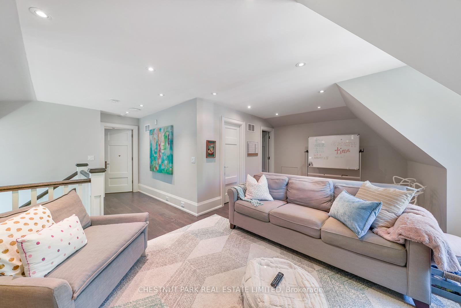 Photo 27 of 56 Pine Crescent, Toronto, The Beaches — HOMEH