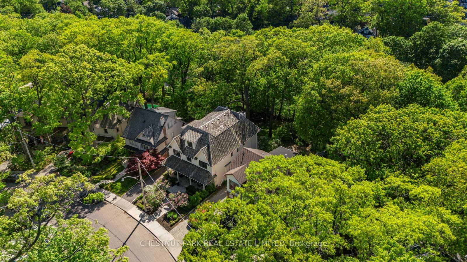 Photo 37 of 56 Pine Crescent, Toronto, The Beaches — HOMEH