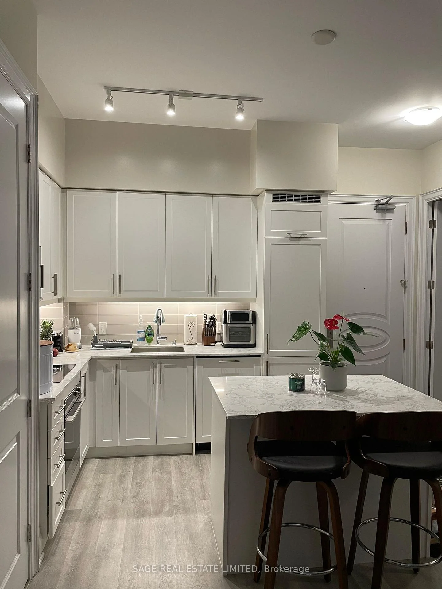 Photo 7 of Unit 111, 9085 Jane Street, Vaughan, Concord — HOMEH