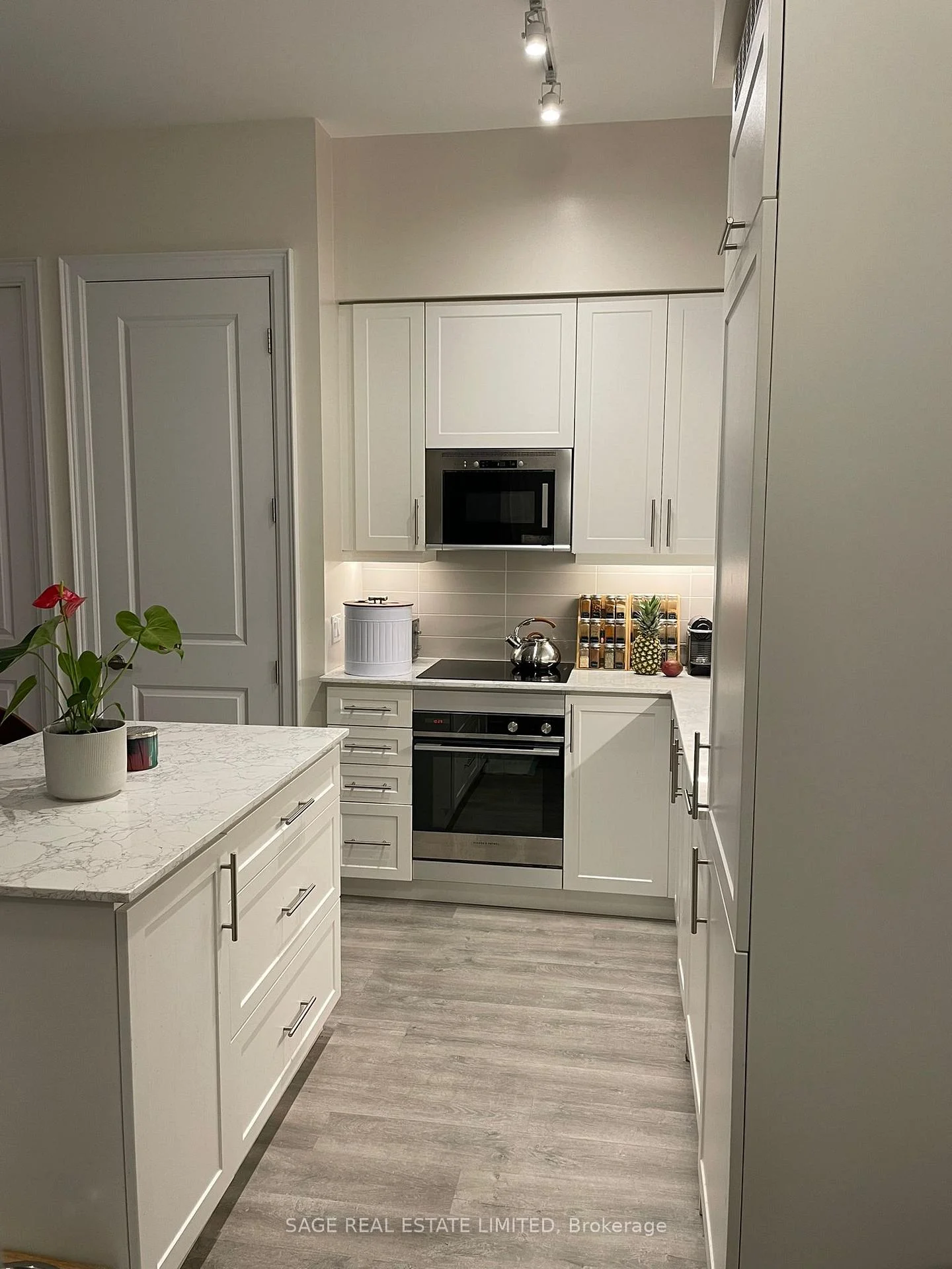 Photo 8 of Unit 111, 9085 Jane Street, Vaughan, Concord — HOMEH