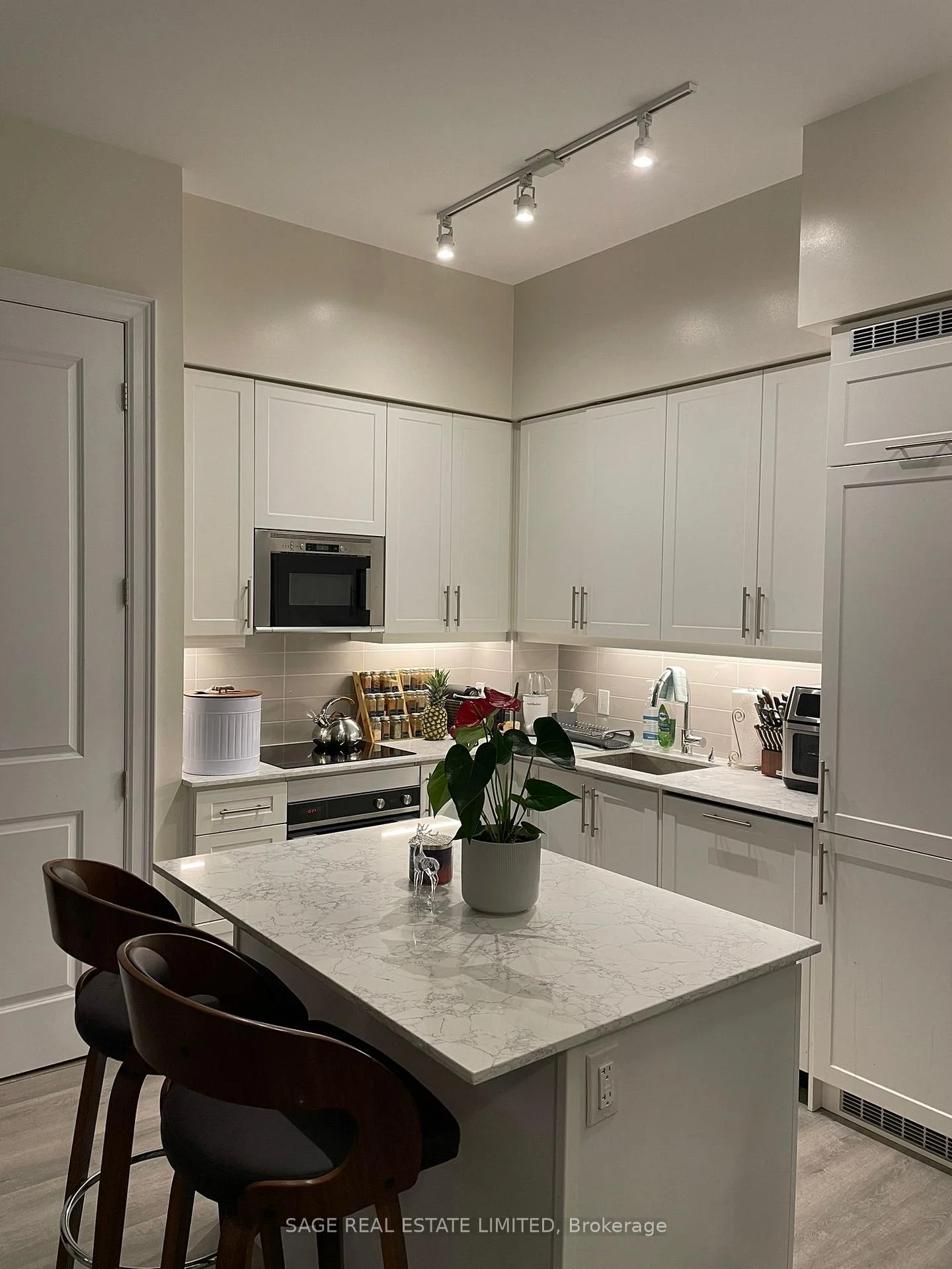 Photo 9 of Unit 111, 9085 Jane Street, Vaughan, Concord — HOMEH
