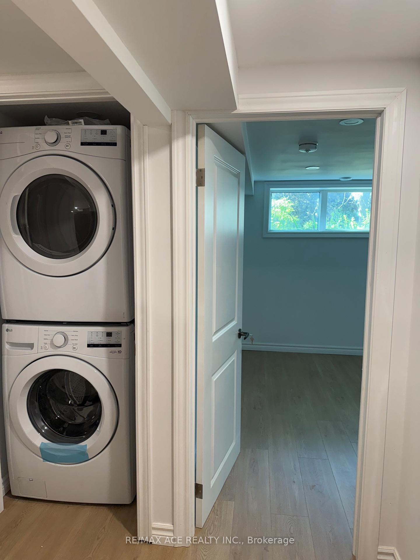 Photo 11 of Unit Walkin B, 104 Rameau Drive, North York, Hillcrest Village — HOMEH