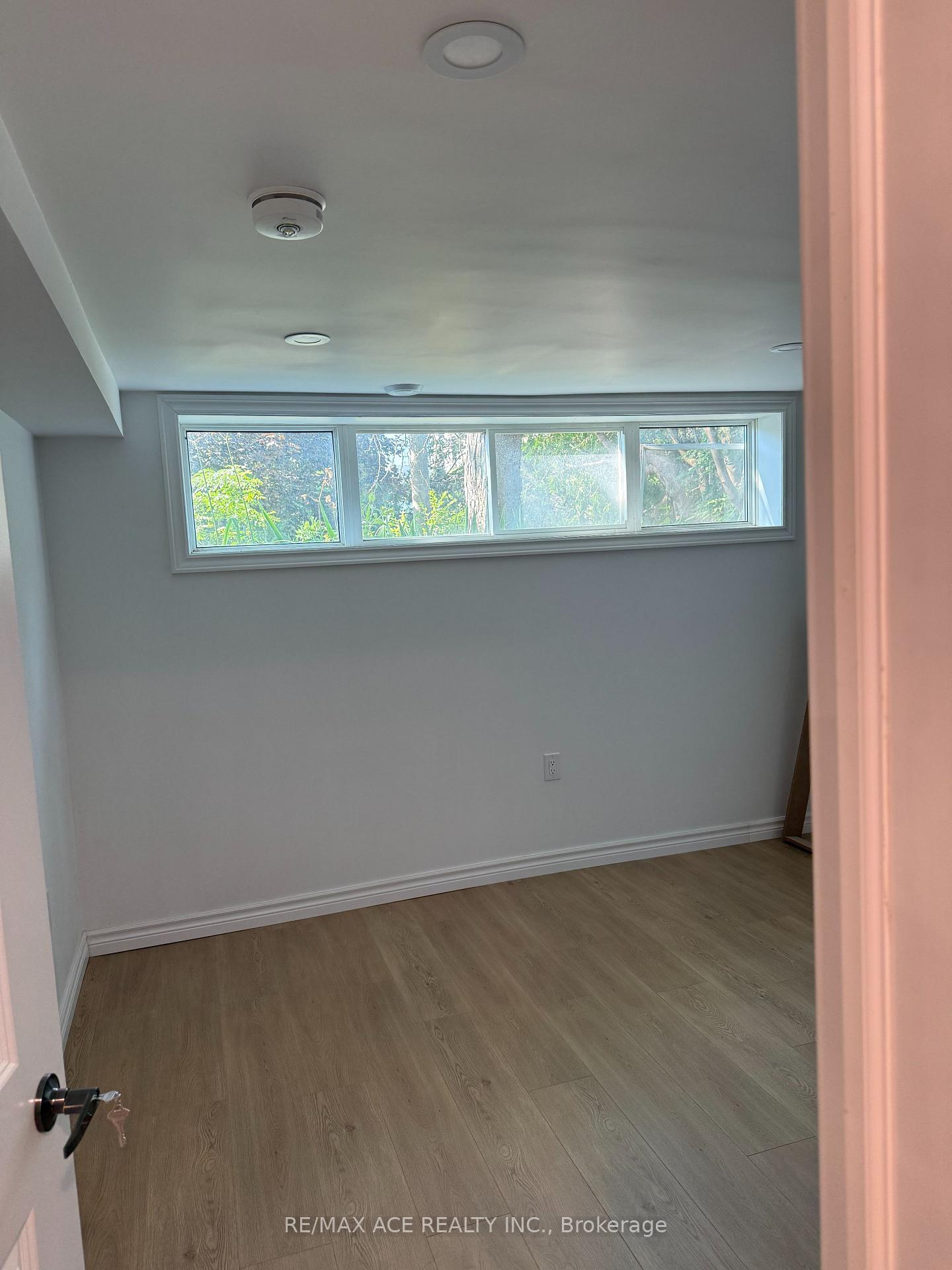 Photo 12 of Unit Walkin B, 104 Rameau Drive, North York, Hillcrest Village — HOMEH