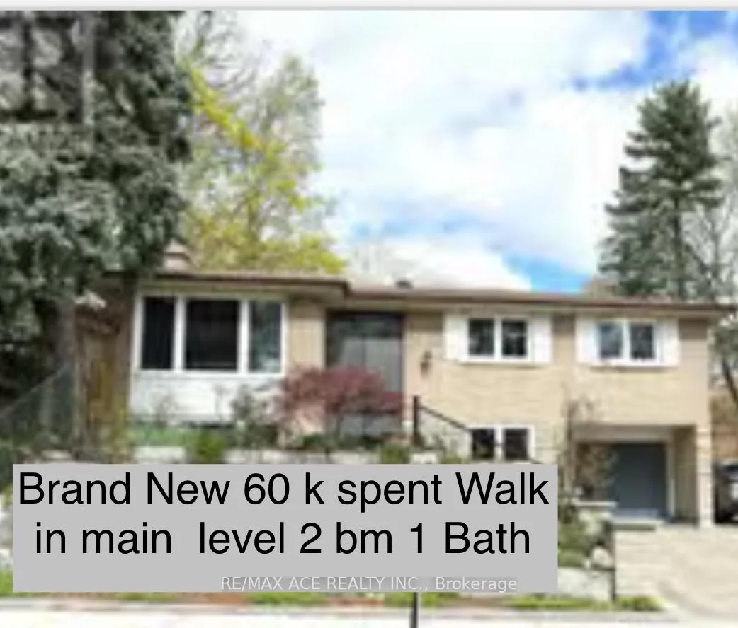 Photo 4 of Unit Walkin B, 104 Rameau Drive, North York, Hillcrest Village — HOMEH