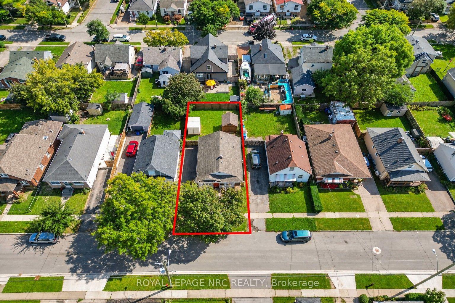 Photo 3 of 62 Cosby Avenue, St. Catharines, Facer — HOMEH