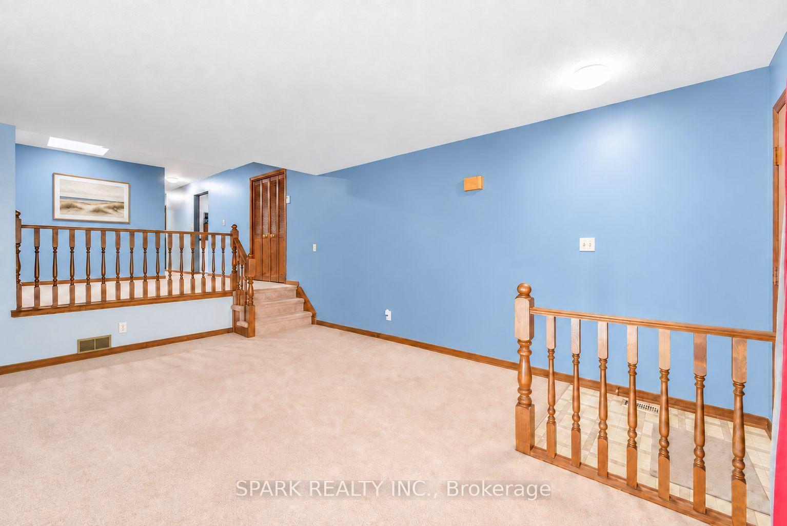 Photo 5 of 28 Lampman Crescent, Thorold, Confederation Heights — HOMEH