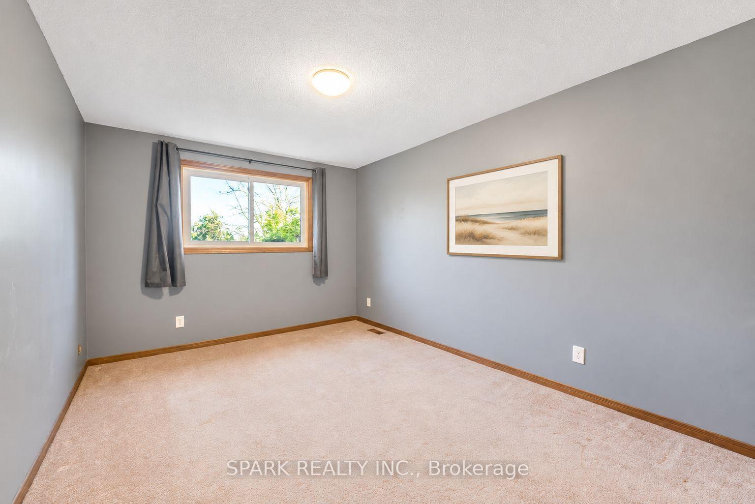 Photo 15 of 28 Lampman Crescent, Thorold, Confederation Heights — HOMEH
