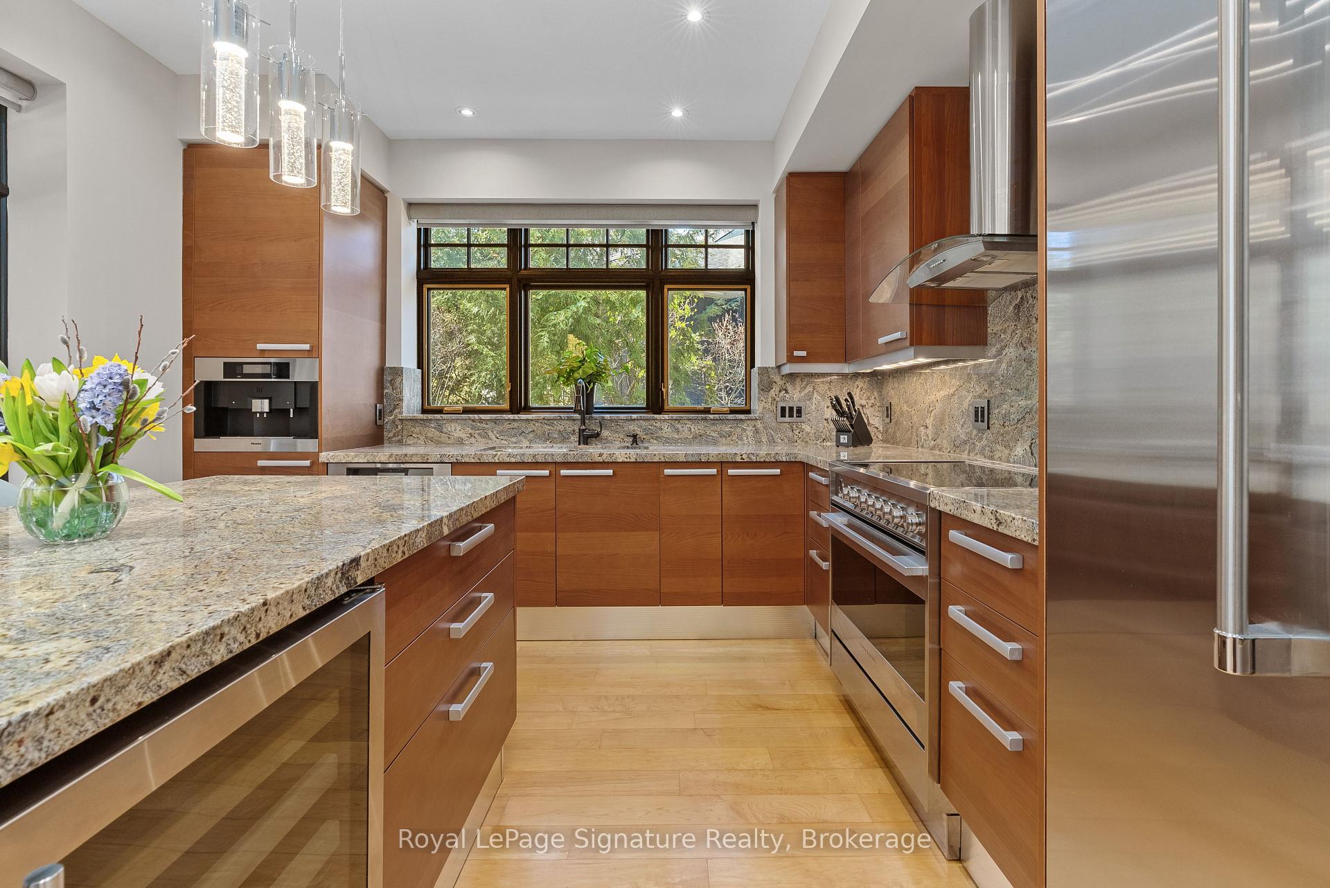 Photo 10 of 108 McMullen Court, Blue Mountains — HOMEH