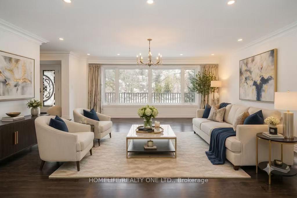 Photo 7 of 31 Bearwood Drive, Etobicoke, Edenbridge-Humber Valley — HOMEH