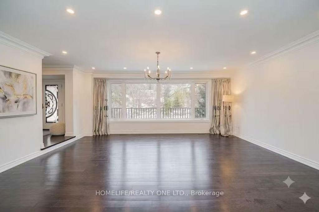 Photo 8 of 31 Bearwood Drive, Etobicoke, Edenbridge-Humber Valley — HOMEH