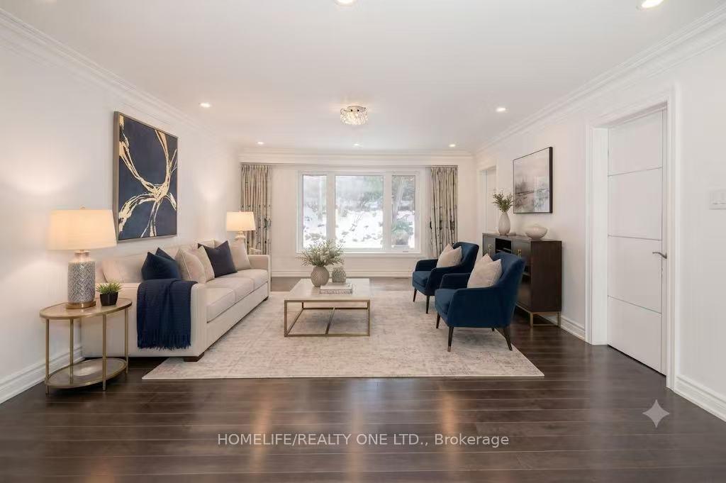 Photo 9 of 31 Bearwood Drive, Etobicoke, Edenbridge-Humber Valley — HOMEH