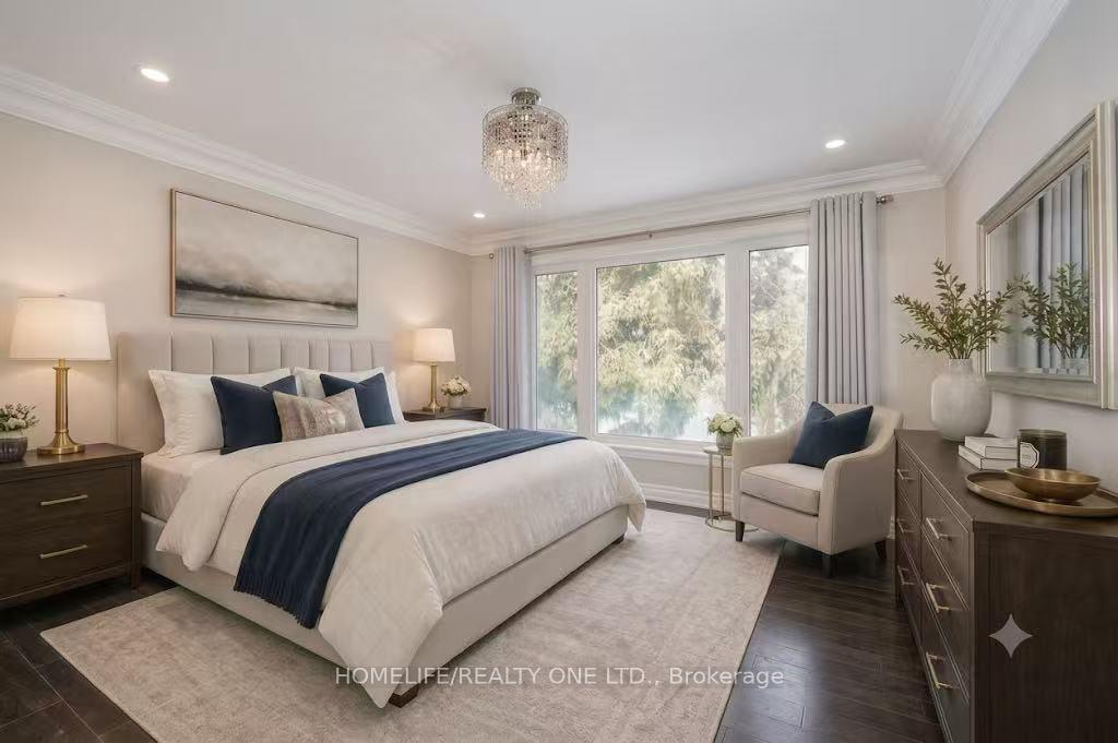 Photo 17 of 31 Bearwood Drive, Etobicoke, Edenbridge-Humber Valley — HOMEH