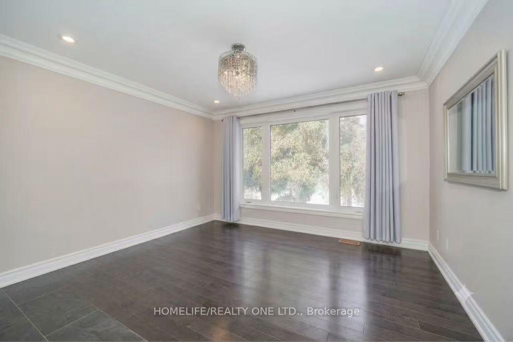 Photo 18 of 31 Bearwood Drive, Etobicoke, Edenbridge-Humber Valley — HOMEH