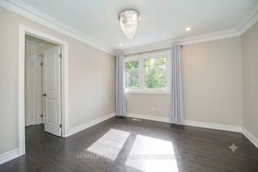 Photo 22 of 31 Bearwood Drive, Etobicoke, Edenbridge-Humber Valley — HOMEH