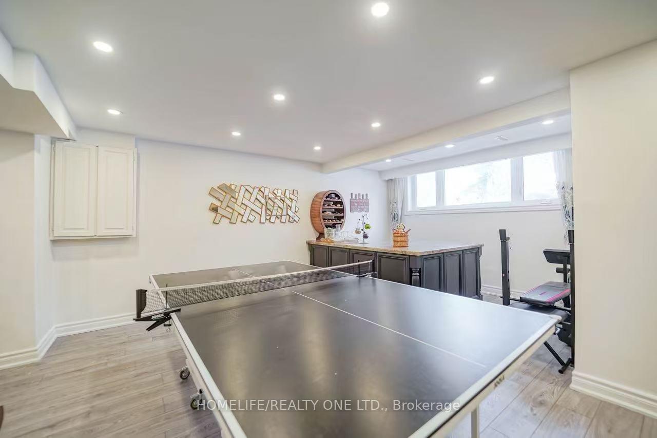 Photo 29 of 31 Bearwood Drive, Etobicoke, Edenbridge-Humber Valley — HOMEH